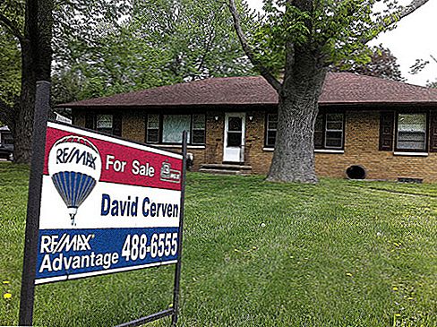 7 frågor att fråga som du väljer en fastighetsmäklare för att hjälpa dig att sälja ditt hus