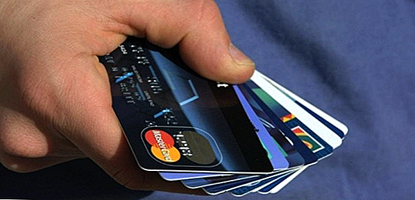 Jak vydělat peníze a cestovat zdarma s vaší kreditní kartou