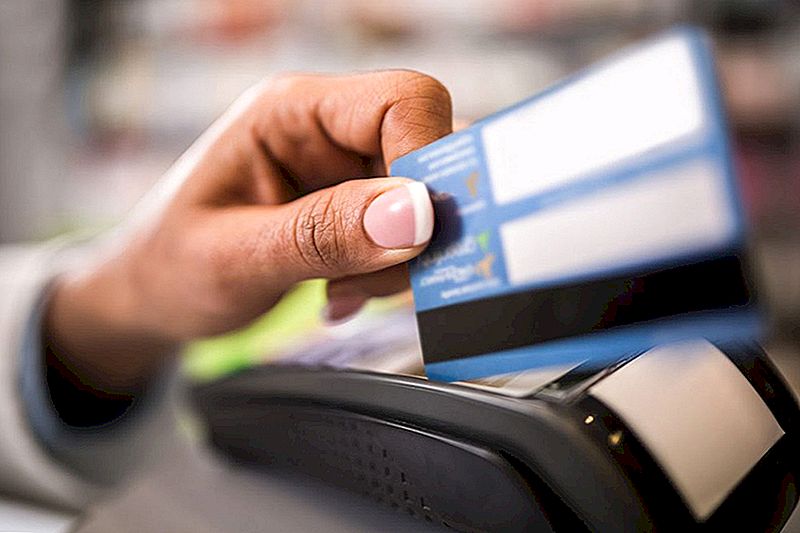 Převrácení této kreditní karty by mohlo poškodit vaše skóre. Tady je How