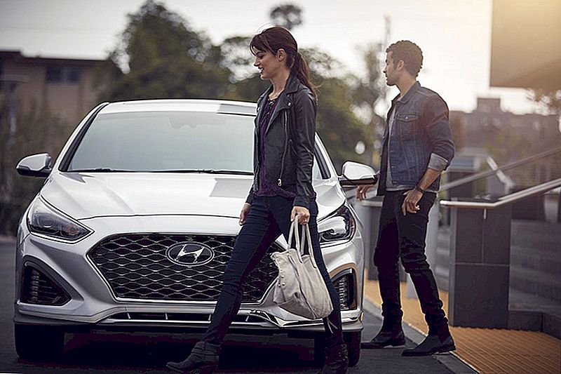 Hyundai piedāvā jaunu iespēju iegādāties automobiļus ar digitālo izstāžu zāle Amazon