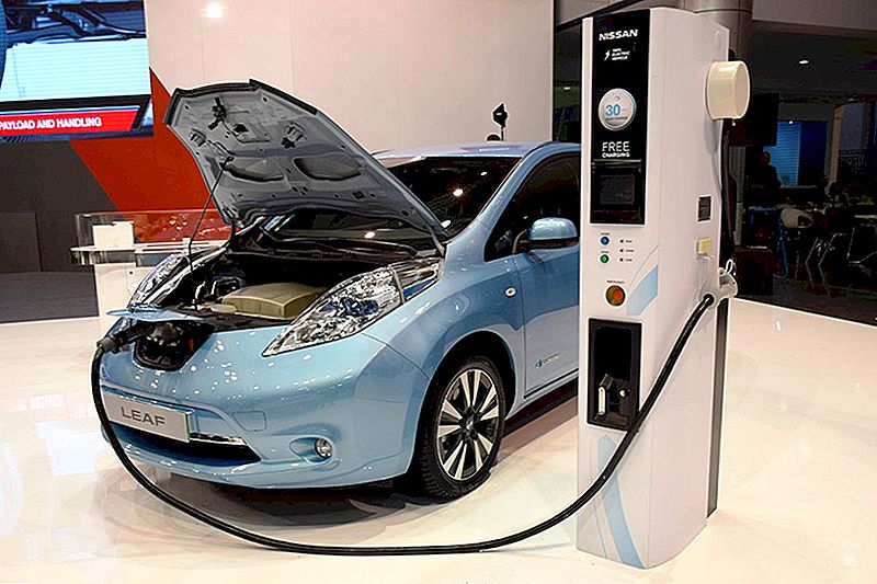 Vai elektriskās automašīnas cena ir tā vērts? Mēs lūdzām ekspertu