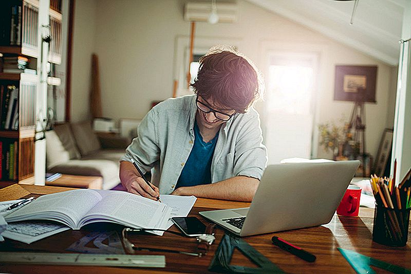 6 Work-From-Home poslovi koji su savršeni za odrasle nerds