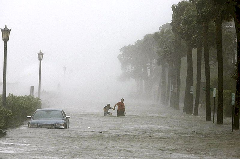 Harvey og Irmas brugte bilmængde: Hvordan man undgår de oversvømmede skader
