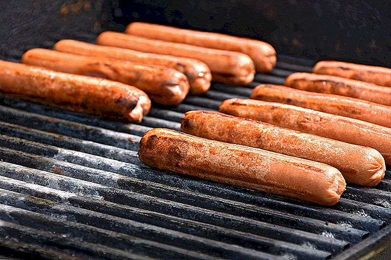 التكلفة الحقيقية للأكل 72 Hot Dogs مثل Joey Chestnut Did on July 4 - طعام