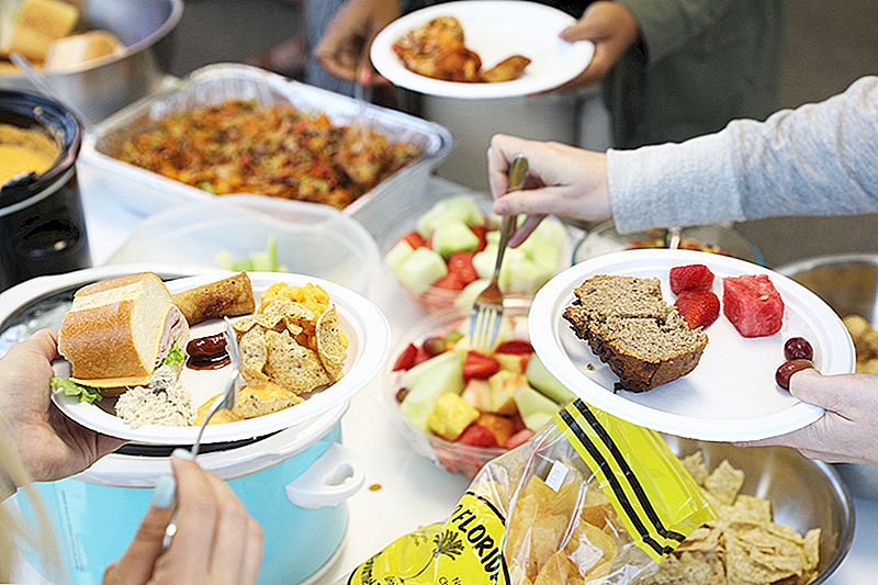 Pourquoi les repas-partage sont l'alternative parfaite aux dîners coûteux avec des amis