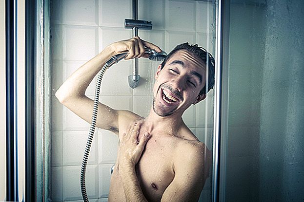 Jak peeing ve sprše vám může pomoci ušetřit peníze