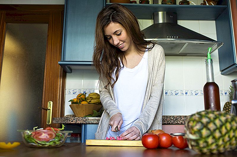 Rendere questi 6 alimenti a casa è così facile - e potrebbe farti risparmiare $ 570 / anno