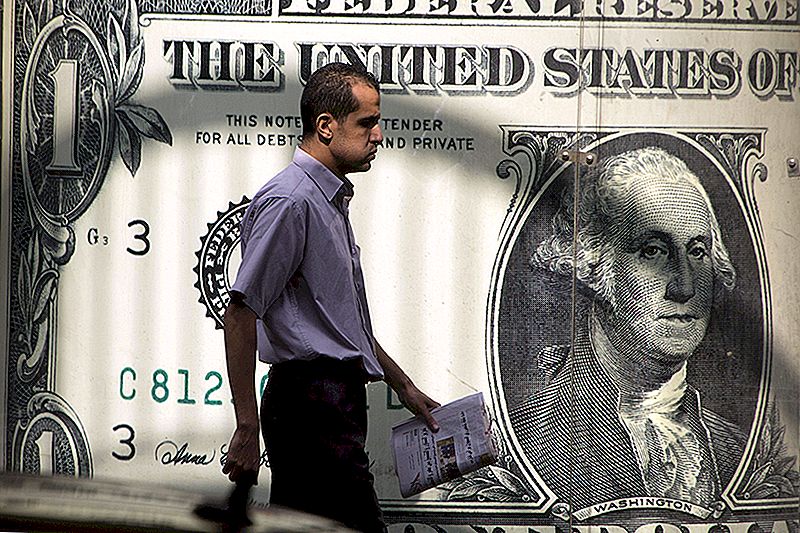 Jaka vs. Slabi dolar: Super jednostavna slom onoga što to zapravo znači