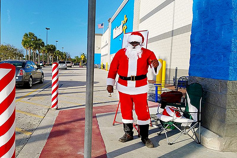 Cik daudz jūs domājat Santa Claus vajadzētu nopelnīt? Šis ziņojums pārtrauc to uz leju