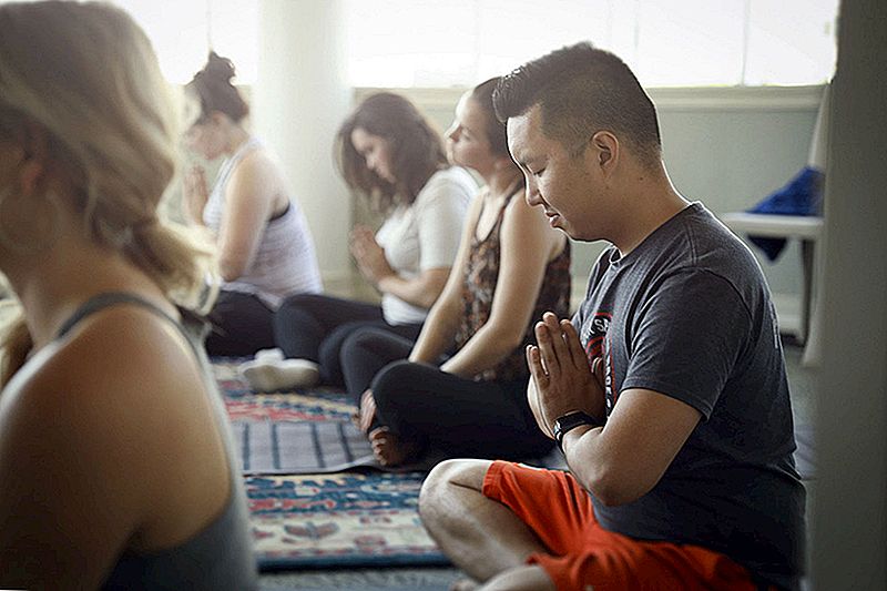 Mi smo pitali 3 osobe Ono što je učiteljska joga stvarno. Evo što su rekli