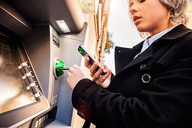 ATM skimming er på stigningen. Sådan spot og undgå det