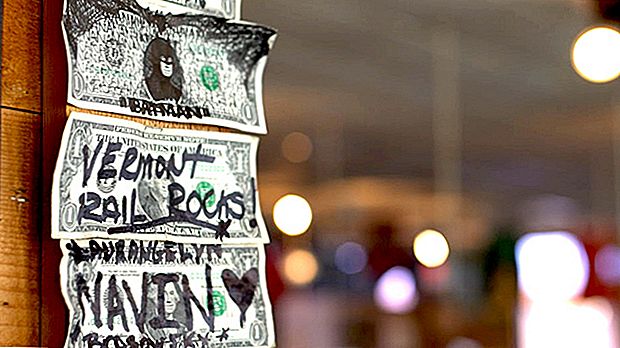 Amiamo ciò che questo ristorante fa con le banconote da un dollaro sulle sue mura