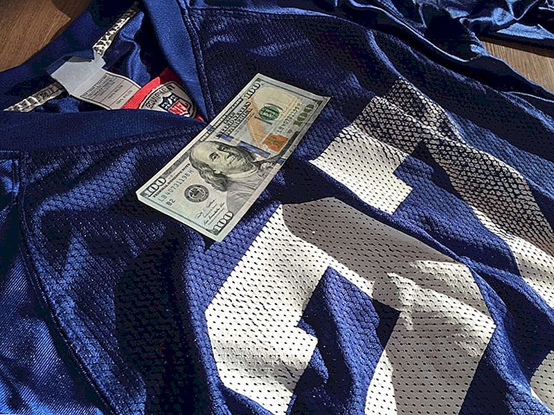 Kako Vaša (ili vaš suprug) Opsesija s NFL mogla zaraditi $ 100 Cash Back