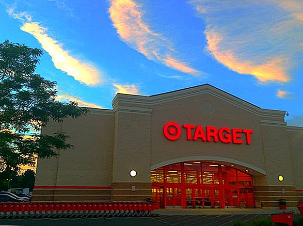A partire da oggi, Target raggiungerà i prezzi di 30 negozi, tra cui Costco e Sam's Club