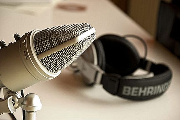 15 fantastických podcastů, které vám pomohou vydělat více peněz