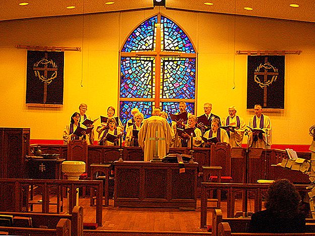 Denne fyr laver $ 100 om ugen at synge i kirken, selvom han er jødisk